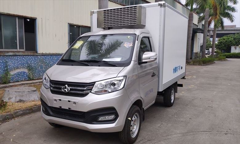 微卡長(zhǎng)安國六單后輪冷藏車